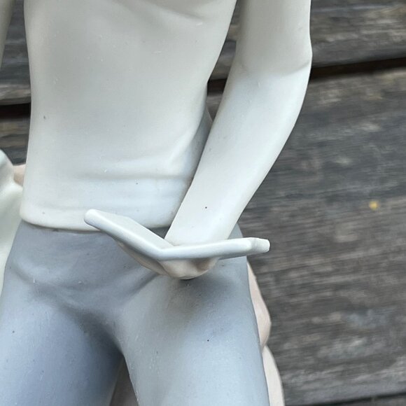 Lladro Matte Hebrew Student Jewish Boy with Book 4684 Bar Mitzvah Siddur Judacia - Picture 5 of 13